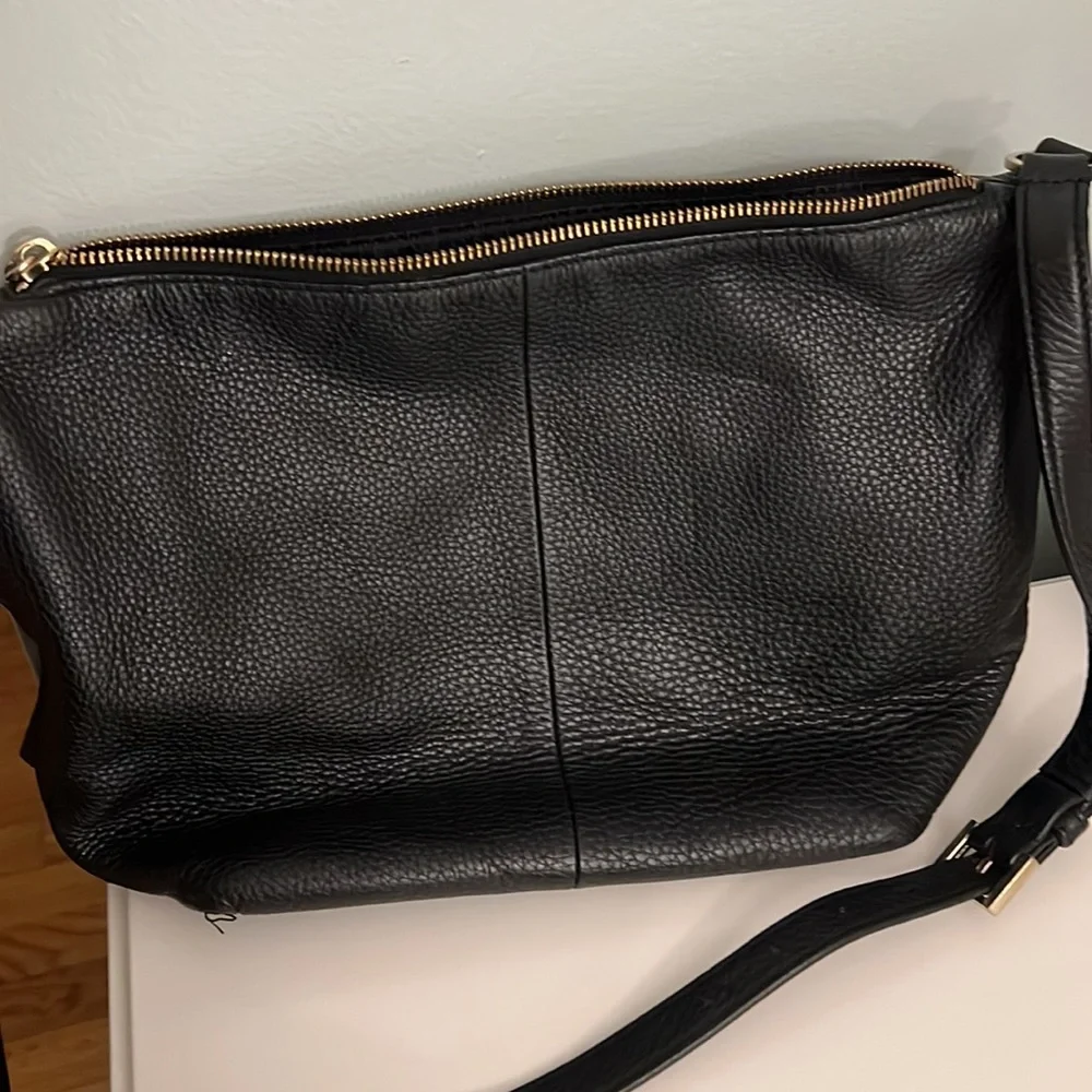 EUC Black Kate Spade Pebble Leather Crossbody